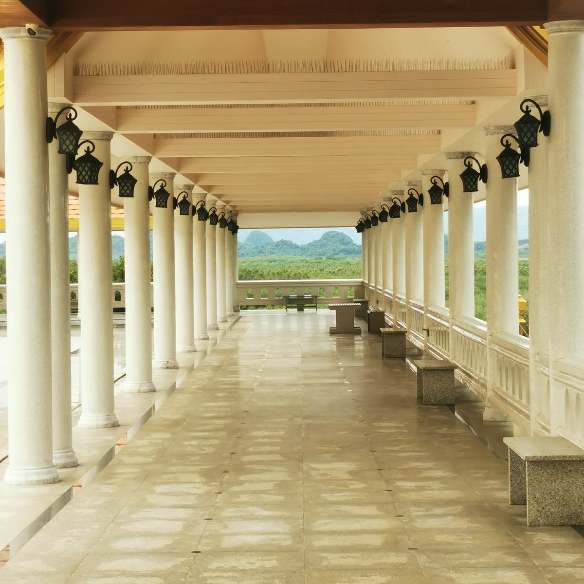 ทางข้างหน้าดูแคบลง.. แต่คงต้องลองไป