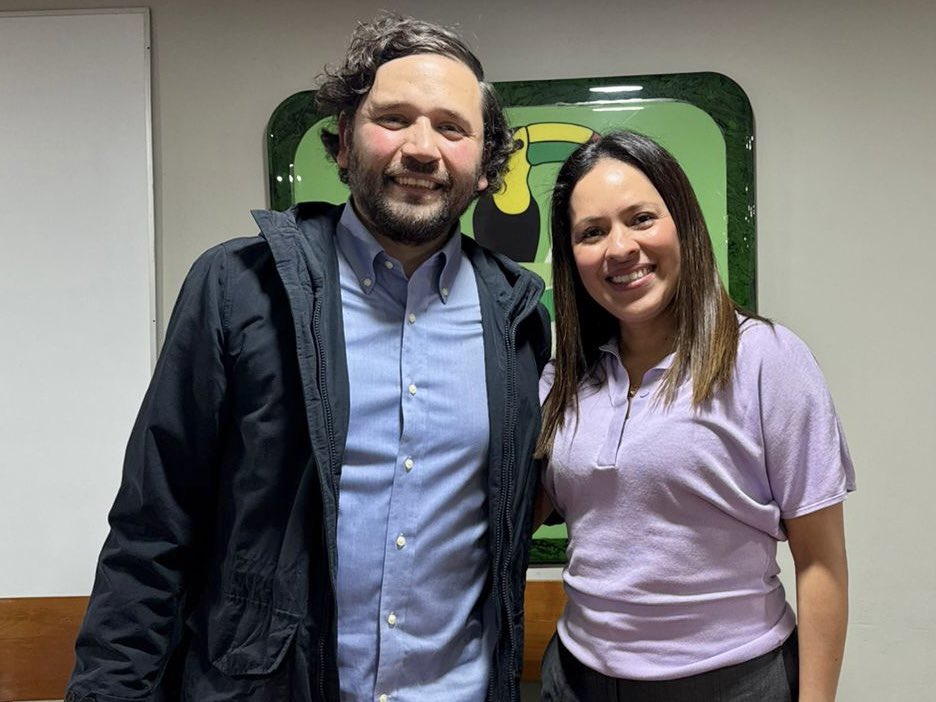 Pepe Estefan G (@pepeestefang) on Twitter photo Me dio mucho gusto reunirme con la Senadora y Dirigente Nacional del <a href="/partidoverdemex/">Partido Verde</a>, <a href="/karencastrejont/">Karen Castrejón Trujillo</a>, en las oficinas del CEN en donde platicamos sobre el proceso de afiliación y crecimiento de la fuerza verde en #Oaxaca. ¡Vamos con toda la energía! Me dio mucho gusto reunirme con la Senadora y Dirigente Nacional del <a href="/partidoverdemex/">Partido Verde</a>, <a href="/karencastrejont/">Karen Castrejón Trujillo</a>, en las oficinas del CEN en donde platicamos sobre el proceso de afiliación y crecimiento de la fuerza verde en #Oaxaca. ¡Vamos con toda la energía!