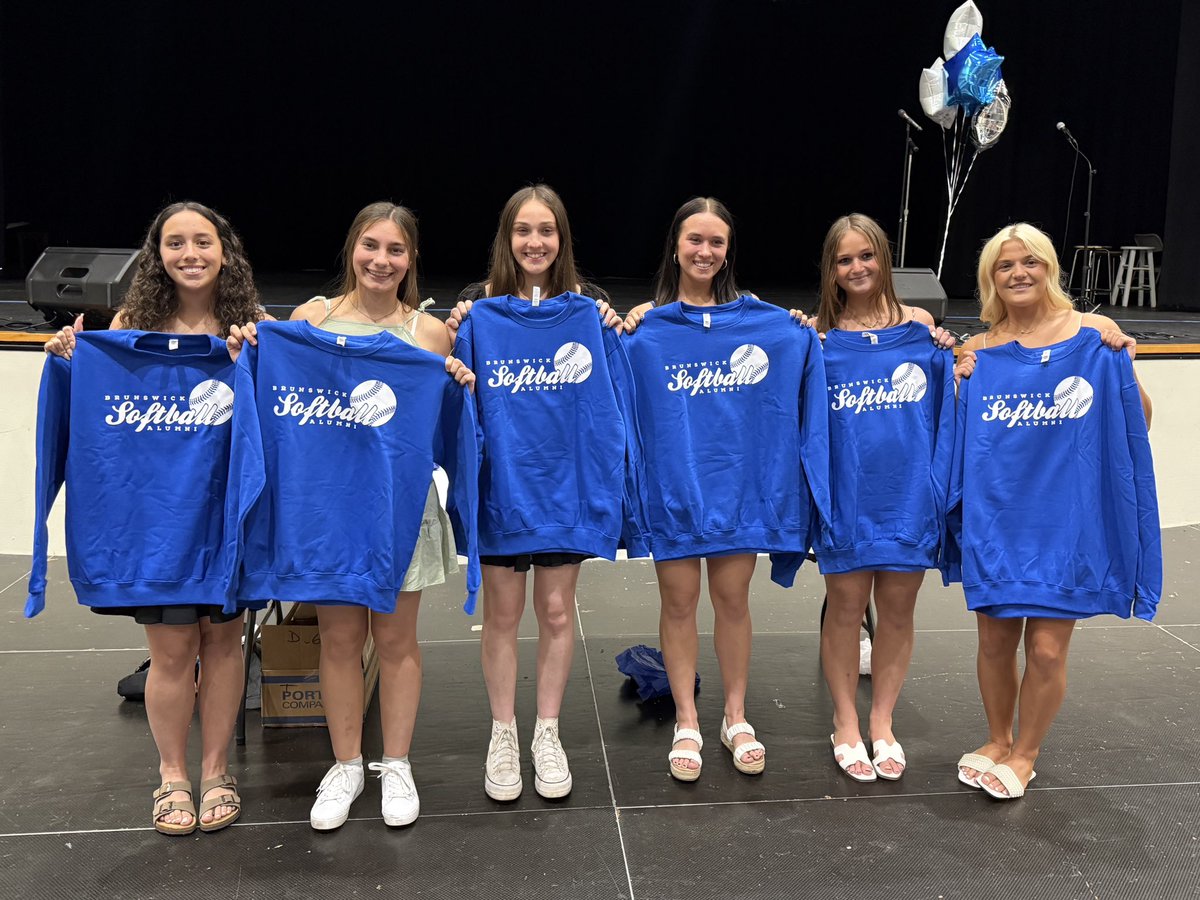 GDiligente33's tweet photo. Senior season complete 💙

🏅 GCC All-Conference
💥 2024 RBI school record
📚 Next stop: Mount Union Softball

Honored to pass my laces to my sister + 3 incredible teammates. Brunswick, thank you for everything. 🫶🏼 

@bhsbluesoftball https://t.co/tQktLfwBnY