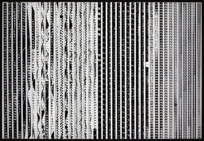 “50 strips of unexposed 16mm film were mounted.A single frame was projected onto this raw material, derived from the first film by the Lumière"

Peter Tscherkassky’s MOTION PICTURE streaming at Kinoscope 

See it now:
kinoscope.org/v/motion-pictu…