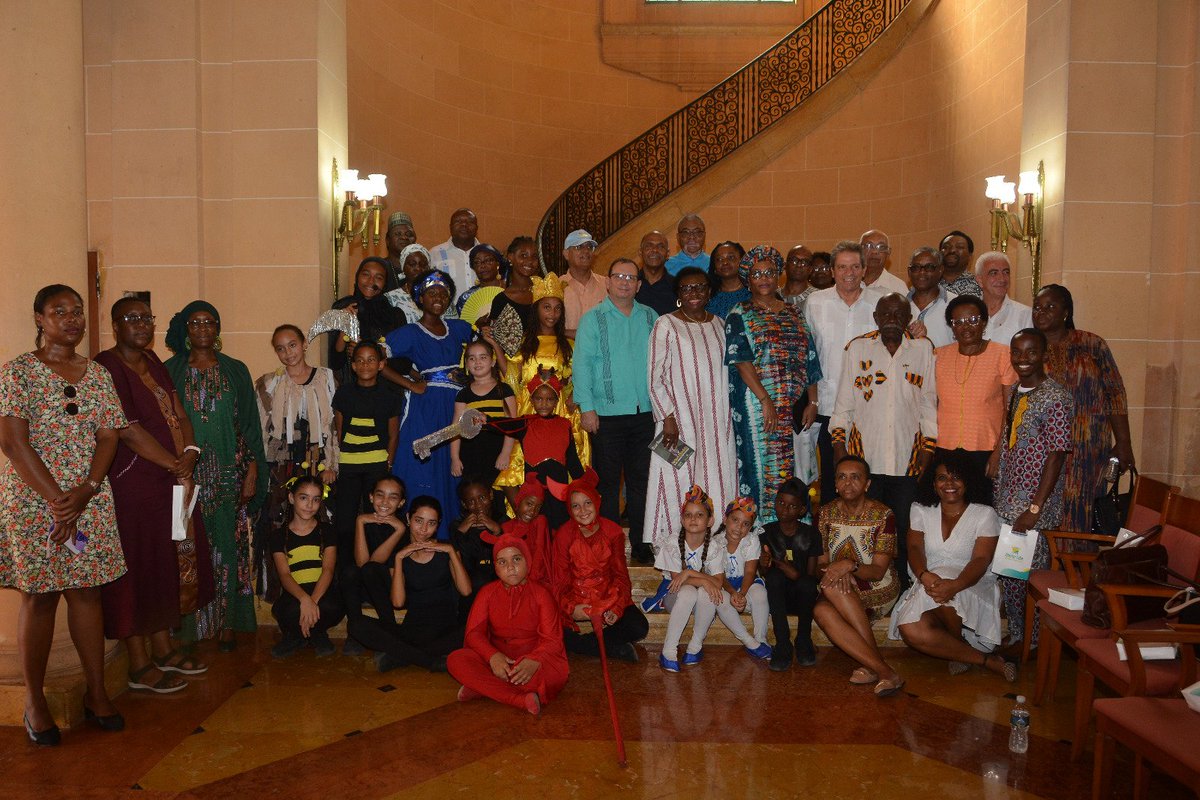 El #DíaDeÁfrica fue celebrado este martes ICAP con un encuentro evocador del proverbio africano “Las huellas de las personas que caminaron juntas nunca podrán borrarse”. #ICAP65 #ICAPCuba
siempreconcuba.org/el-icap-en-el-…