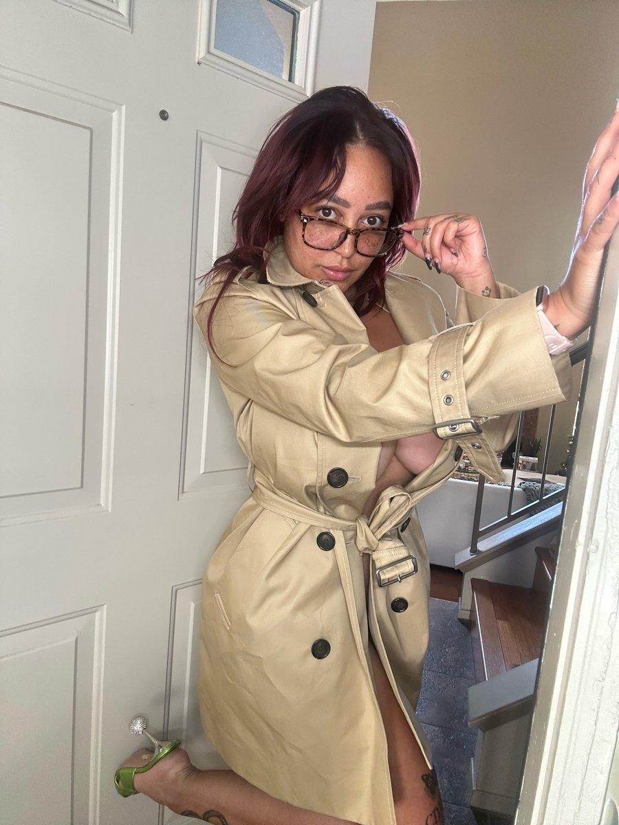 itsemilybaes's tweet photo. who still hasn’t received a pic from me? 😉 https://t.co/83h5IMhwIP