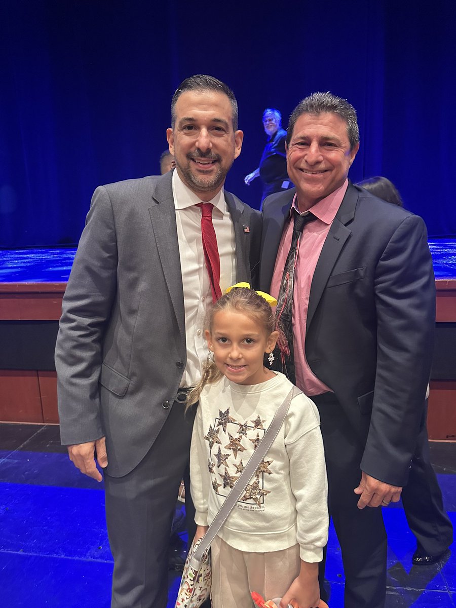 Adam Cervera tweet media