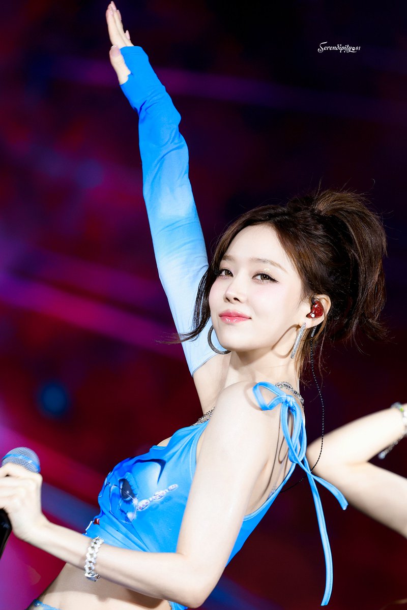 Serendipity_wt's tweet photo. 250511 SMT

LA💙

#윈터 #winter 
#에스파 #aespa https://t.co/BH16BOxAkl