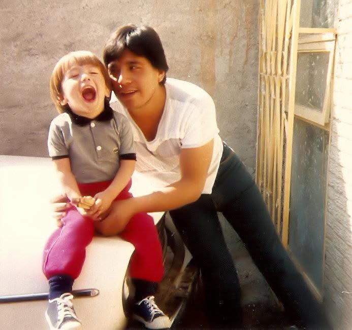 Gabriel_JuGo's tweet photo. @germanosalamex Desde pequeño recuerdo que mi papá solía tener autos “viejos” de varias marcas, pero en especial varios VW que le gustaba reparar, en su trabajo aprendió de hojalatería, entonces me contaba cómo iban a quedar y de qué color los iba a pintar, de ahí nació mi amor por los autos. https://t.co/3xs2EU7vcJ