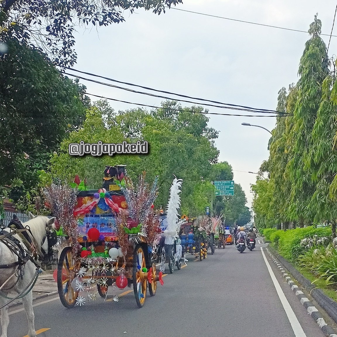 Bismillah
met pagi man-teman, met beraktivitas dan menjemput rejeki hari ini. semoga penuh berkah. untuk man-teman yg sedang sakit, semoga segera sembuh dan bisa beraktivitas kembali menikmati rejeki sehat. 🤲🙏
