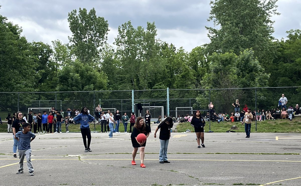 PeggyEverist tweet media