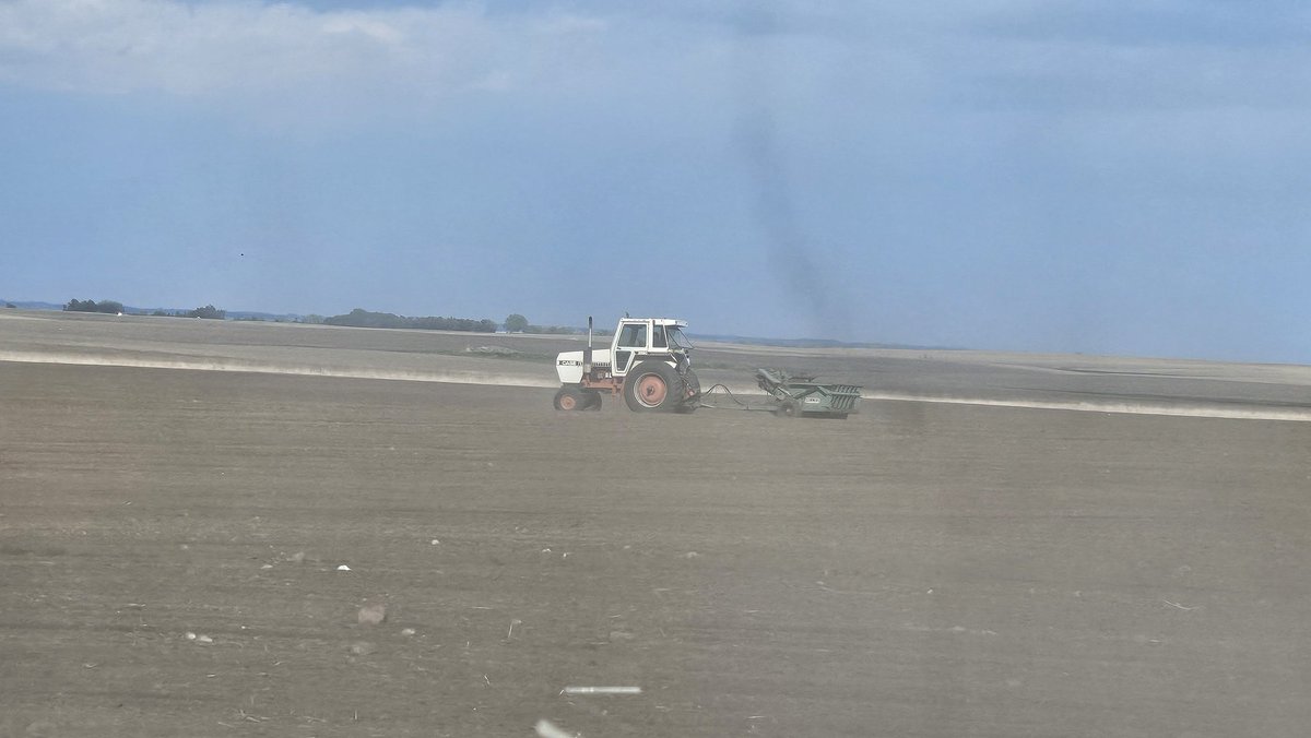 CRNAfarmer2's tweet photo. The #retrofleet is at it again on a little more (somewhat) dry dirt. Pretty wet all around! https://t.co/Izj7VHQioX
