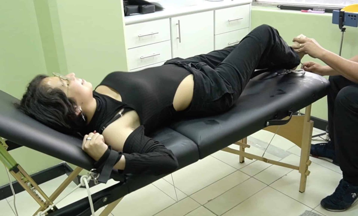 Amaru tickled to exhaustion (camera 2)
 - 
This is the last part of Amaru's first session (from camera 2). In this video, I tickle her armpits, ribs, knees, and feet with a level of intensity she can't st...
 - 
genuinetickling.com/produit/amaru-…