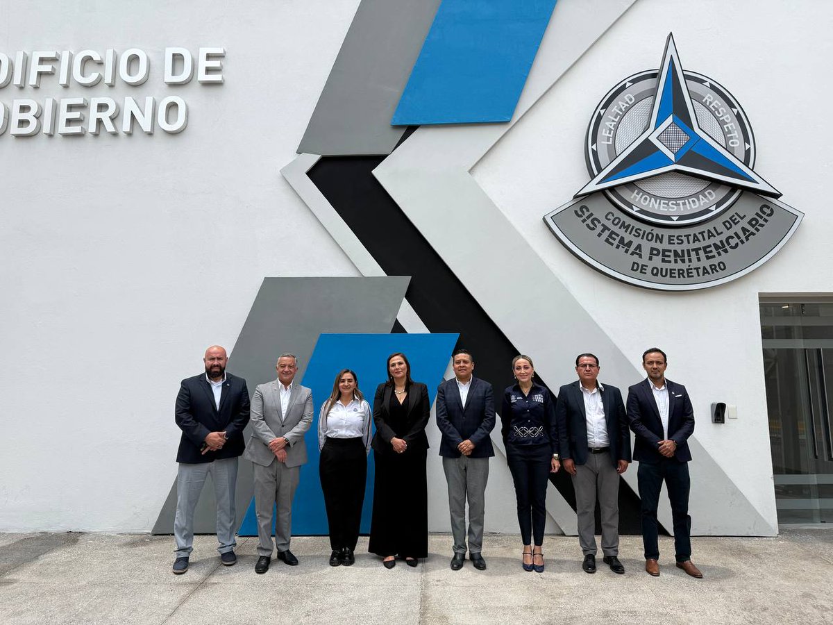 cespq_qro's tweet photo. Firmamos un convenio con la Secretaría de Educación del Estado de Querétaro (@educacionqro) para fortalecer la oferta educativa para personas privadas de la libertad y externadas, lo anterior en marco de la Comisión Intersecretarial del Sistema Penitenciario. 1/3 https://t.co/NuZXi6Ztqa