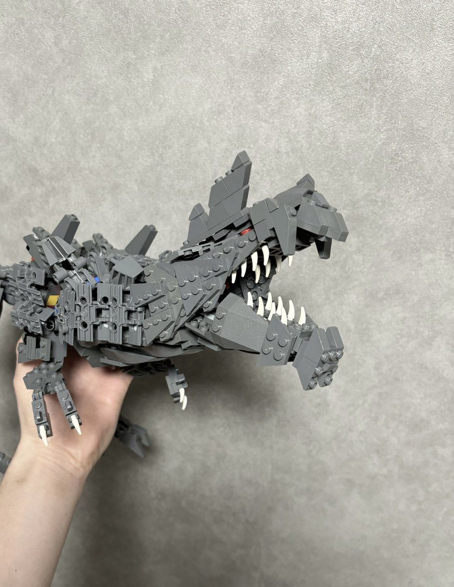 nutuki_'s tweet photo. レゴでディノバルド作ってたけどパーツ足りなくておわり https://t.co/H291puPUeT
