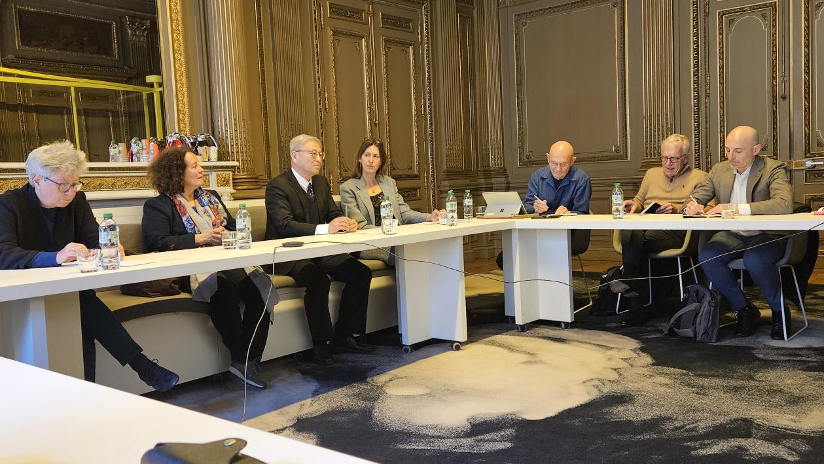 TUIIRCHINA's tweet photo. 🌍Prof. Yan Xuetong @Tsinghua_IIR joined top diplomats &amp; scholars at @DelorsInstitute Paris to discuss US-China relations, EU-China cooperation &amp; global leadership. Key insights on navigating a turbulent world order!
 #ChinaEurope #ChinaUS #GlobalLeadership https://t.co/oDhyOleJBS