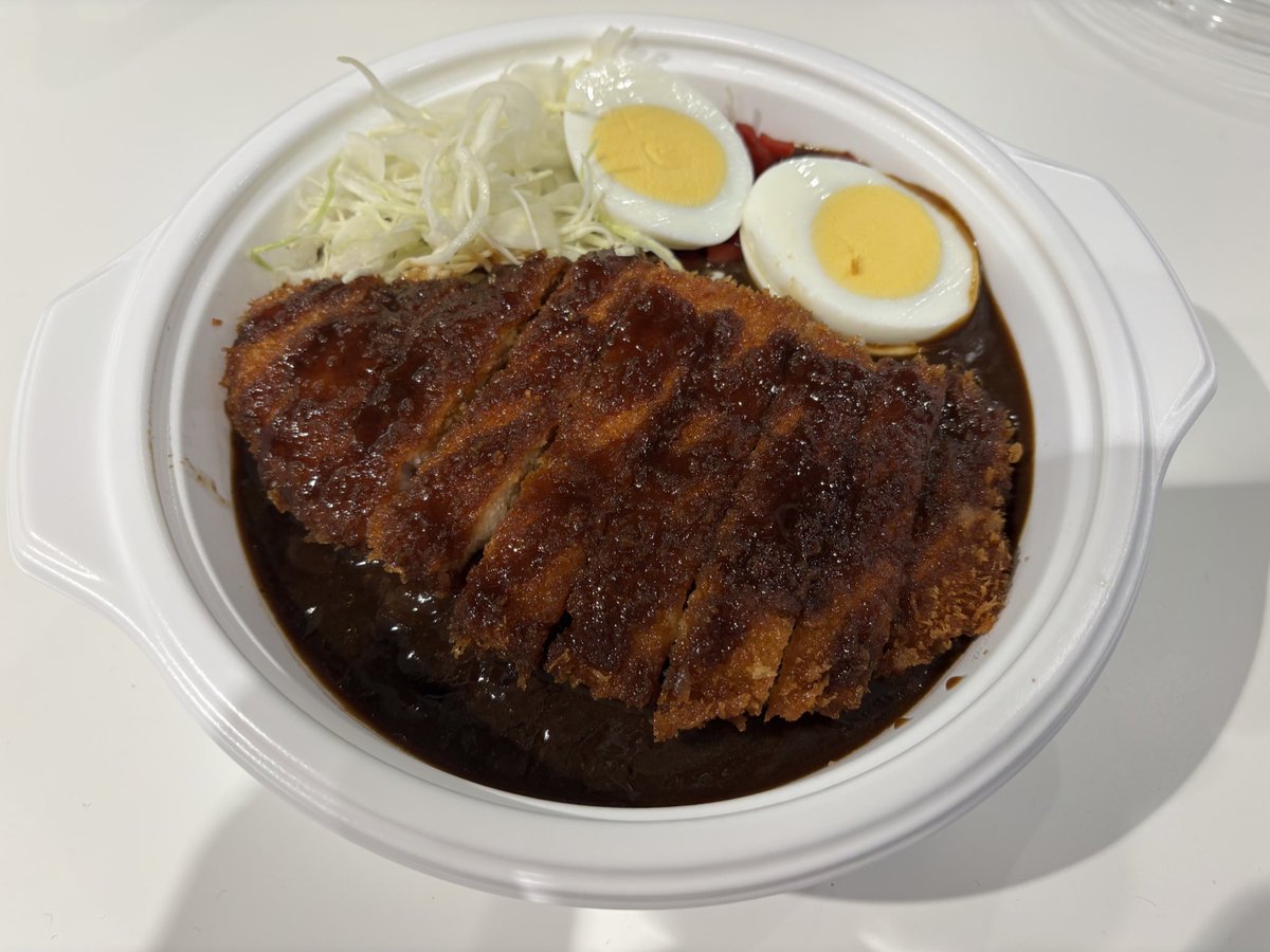 おはようございます☀

今日のお昼はゴーゴーカレー🍛

午後もスタミナつけて頑張りましょう！