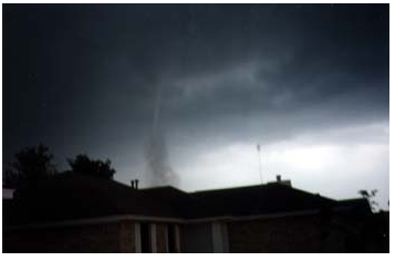 TexasThunderman's tweet photo. @atxwxgirl Here are photos I took as the tornado passed through Cedar Park: https://t.co/ollhpYZwpM