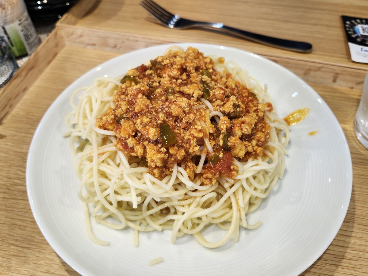 anti_poverty_NW's tweet photo. さて、パスタのアフガニスタン風（チキンとピーマンのソース）のお味はいかがでしょうか。確かめに西早稲田の東京DEWにお越しください。#おとなりカフェ #反貧困ネットワーク https://t.co/7nKnFtLeFz