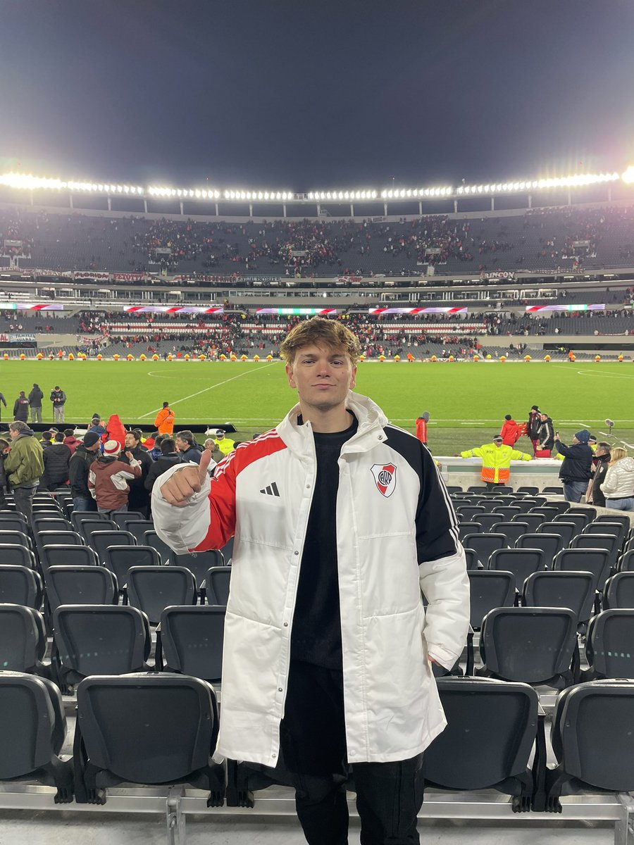 Guillefutbol_'s tweet photo. Nunca mas me comparen La Bombonera con El Monumental, ampliamente superior el estadio de River. https://t.co/cIFKuD3j9X