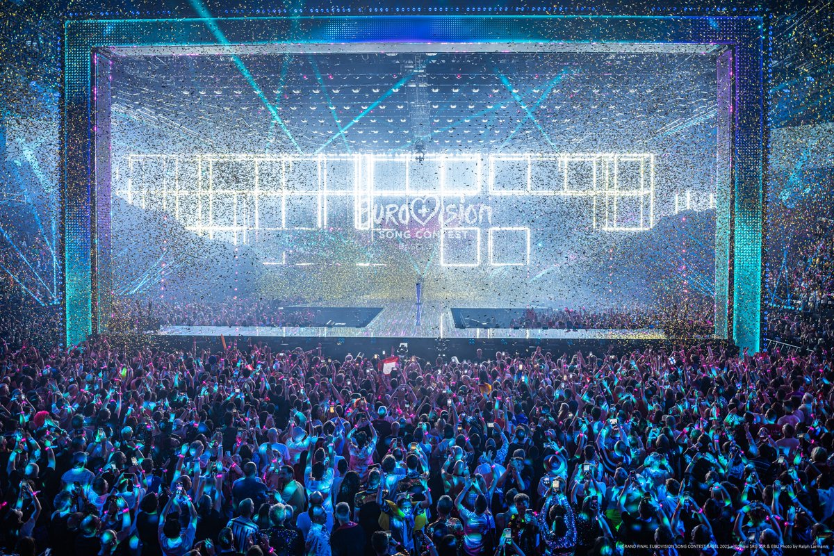 acme_lighting's tweet photo. At #Eurovision2025, the #AcmeTornado lit up the stage with powerful beams and dynamic effects, creating a "Portal of Light." Our #PixelLineIp brought vibrant pulses to the frame and 3D-grid.
Special Thanks To:
LD: Tim Routledge
Lighting Supplier: Neg Earth Lights
📸Ralph Larmann https://t.co/5wBaYuLYQc