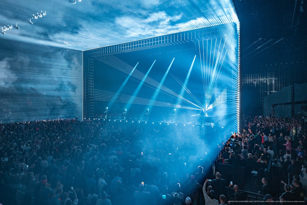 acme_lighting's tweet photo. At #Eurovision2025, the #AcmeTornado lit up the stage with powerful beams and dynamic effects, creating a "Portal of Light." Our #PixelLineIp brought vibrant pulses to the frame and 3D-grid.
Special Thanks To:
LD: Tim Routledge
Lighting Supplier: Neg Earth Lights
📸Ralph Larmann https://t.co/5wBaYuLYQc