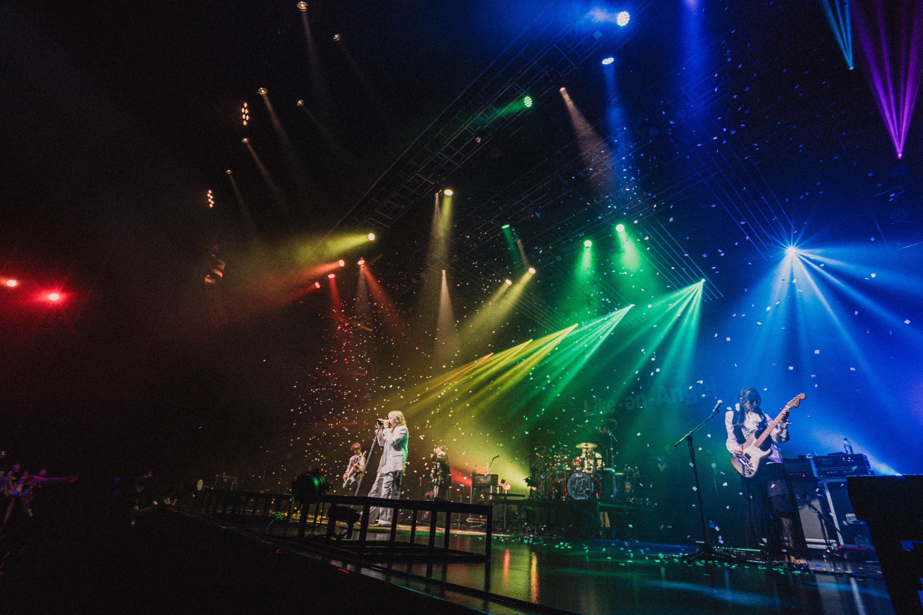 L'Arc-en-Ciel Official Website