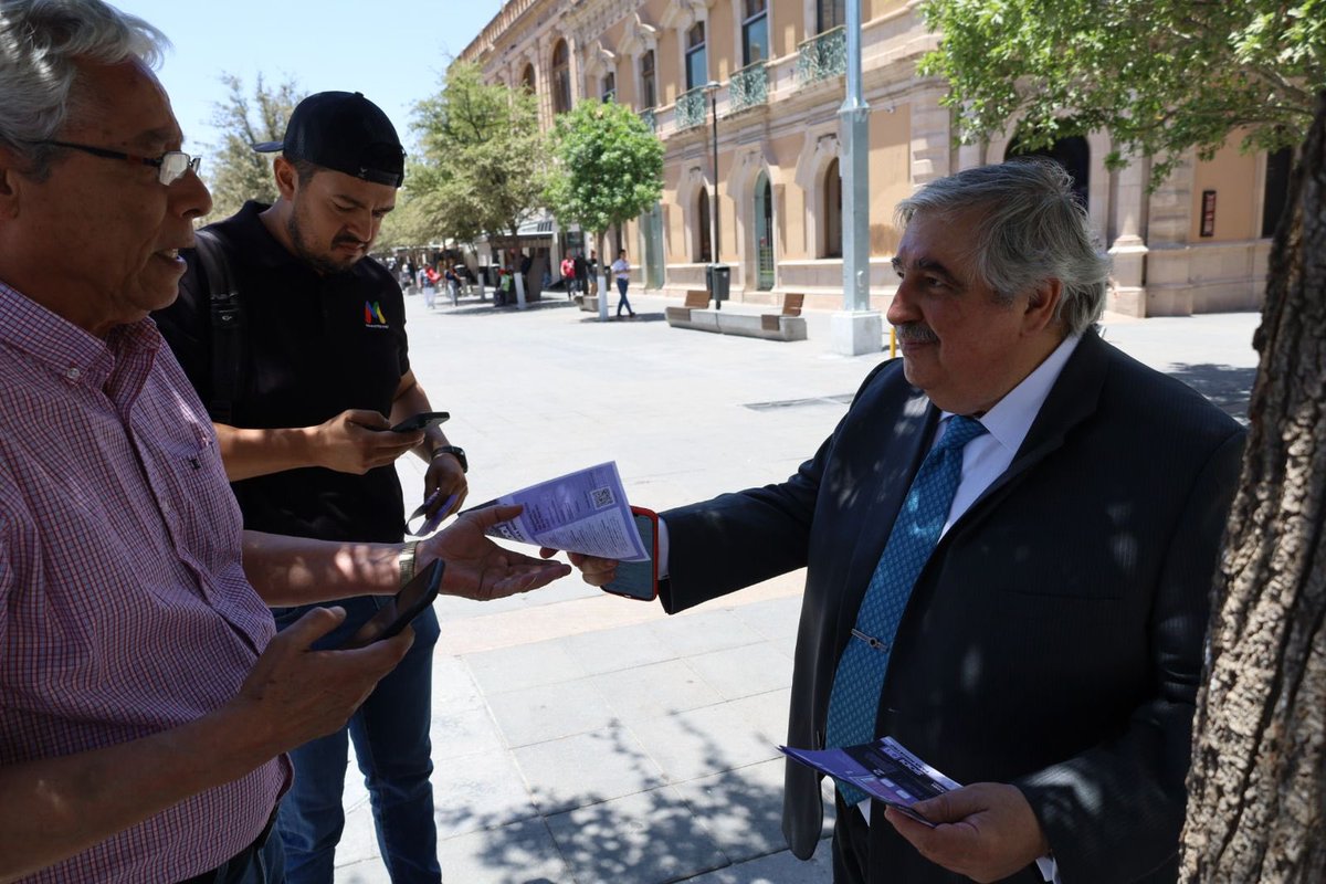 MagdoSodi's tweet photo. Recorrí las calles de Chihuahua y conversé con su gente sobre la importancia de salir a votar este 1 de junio.

Gracias a los medios locales por abrirme sus micrófonos y ayudarme a informar sobre esta histórica elección.

🟣 Escribe 61 en la boleta morada.

#Sodi61 #MinistroSCJN https://t.co/NGS5RAxJ9P