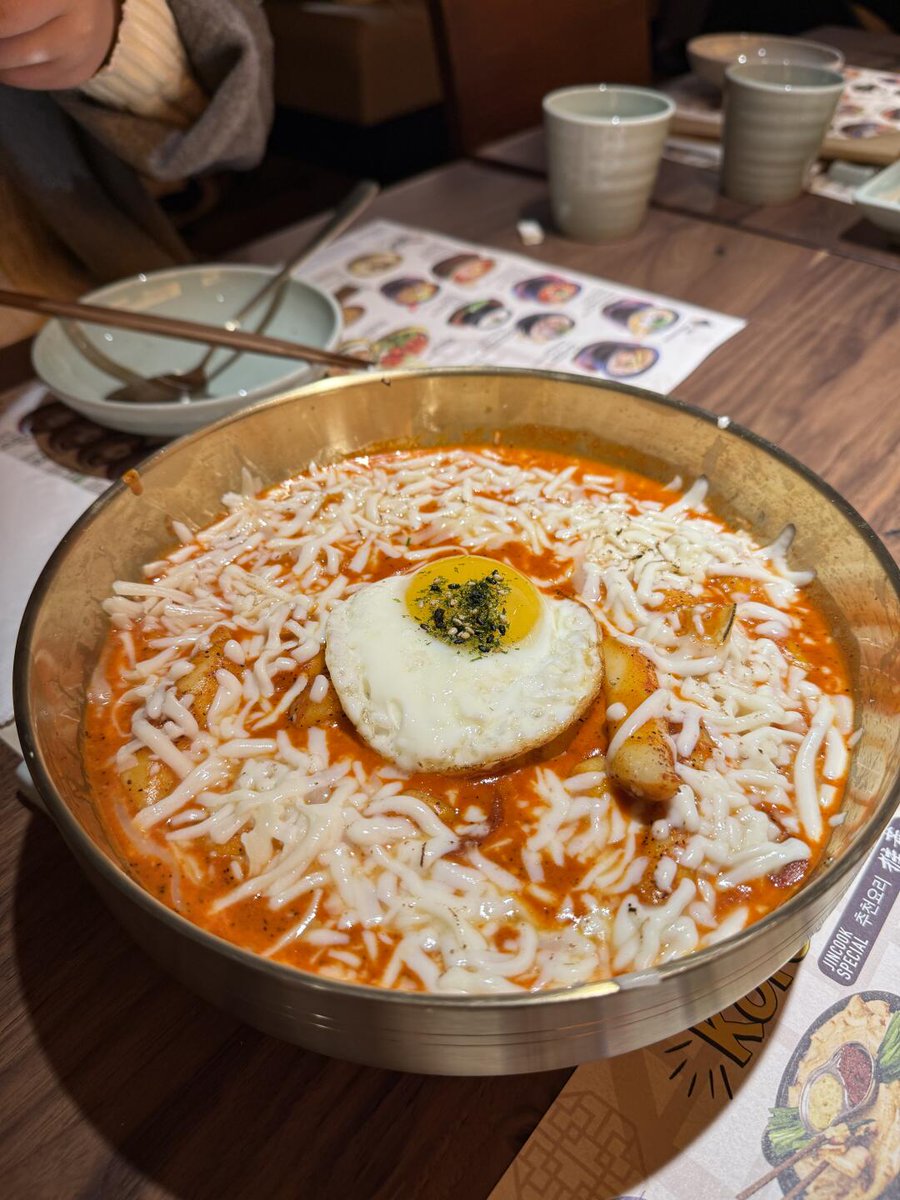 halay100's tweet image. I'm not a fan of curry or cheese but I've been overwhelmed by this Korean restaurant!
