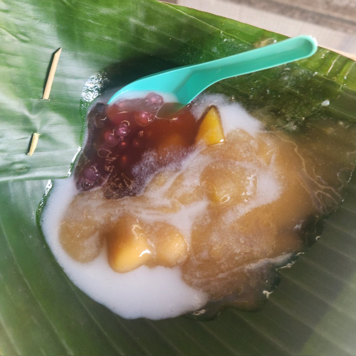 indeonisia's tweet photo. Selepas dari Goa Rong bisa mampir ke
📍 Pasar Lanang, Ambarawa. 
Saya beli jamu dan bubur candil. Enak, legit, dan tidak terlalu manis menurut saya. Ada beberapa jajanan tradisional lain yang juga menarik dicoba. https://t.co/AxLC9gWJQZ