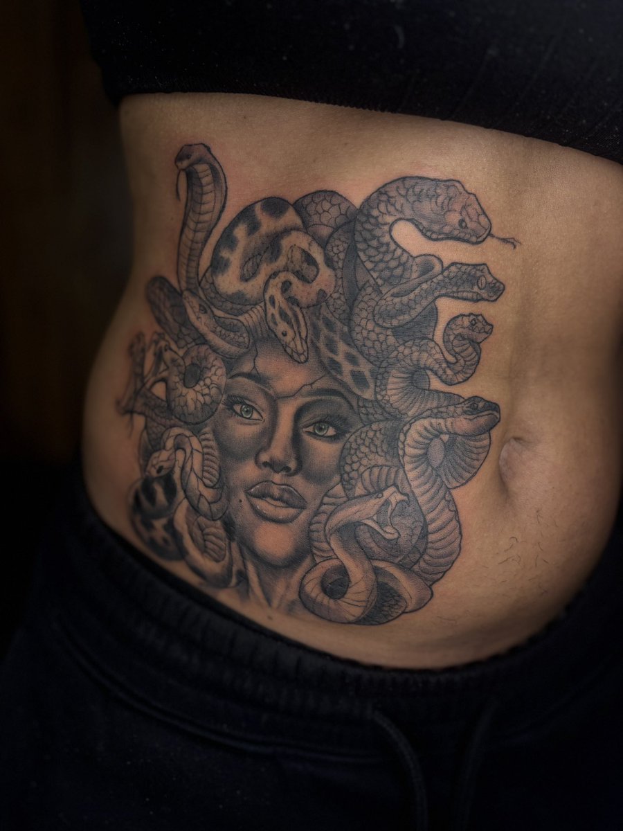 100Yrs_Jt's tweet photo. I'm just tryna eat off art my baby, that's all a nigga tryna do. Im booking for June and im located in Detroit. Get with me man. https://t.co/qysXzzmTfd