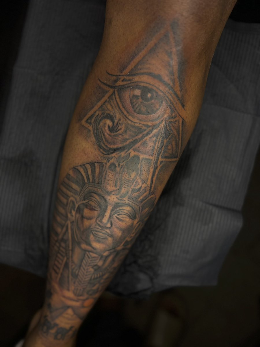 100Yrs_Jt's tweet photo. I'm just tryna eat off art my baby, that's all a nigga tryna do. Im booking for June and im located in Detroit. Get with me man. https://t.co/qysXzzmTfd