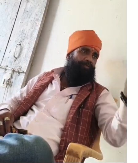 SAMAY__TIMES's tweet image. #सुल्तानपुर
महात्मा गांधी, धर्म विशेष पर टिप्पणी की

पुलिस ने वायरल वीडियो का लिया संज्ञान
राजेंद्र कुमार शर्मा को पुलिस ने किया गिरफ्तार
गोसाईंगंज थाना क्षेत्र के इटकौली का मामला

#Sultanpur #ControversialComment #PoliceAction #ViralVideo @sultanpurpolice @Uppolice