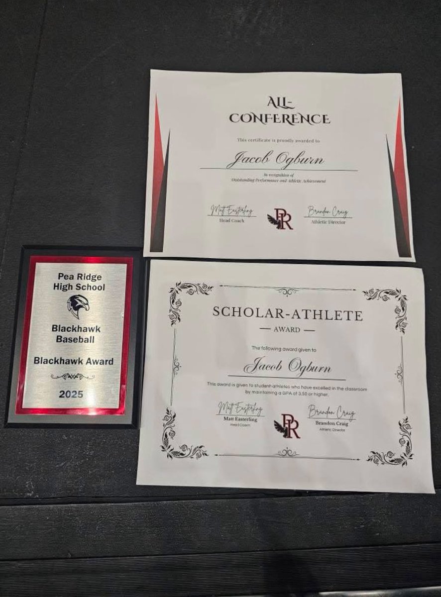JacobOgburn50's tweet photo. Last awards banquet! I got Scholar athlete(3.5 GPA or higher) the Blackhawk award, and 4a-1 All Conference!!! https://t.co/jZR2CPELEc