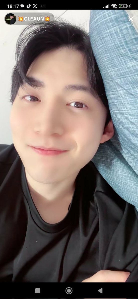 Solange_c_o's tweet photo. D5: ya estoy empezando a extrañar a Cleaun ya me hace mucha falta, quiero ver esos hermosos ojitos marrones 🥺🥺🥺
Good night
#Cleaun_VAV #TikTokLIVE #VAV #fypシviral #teamcleaun #cleaunvav 🐝 #Cleaun #GyeoUlVAV #vav_gyeoul #KimJungeoun https://t.co/QYc1dK78vn