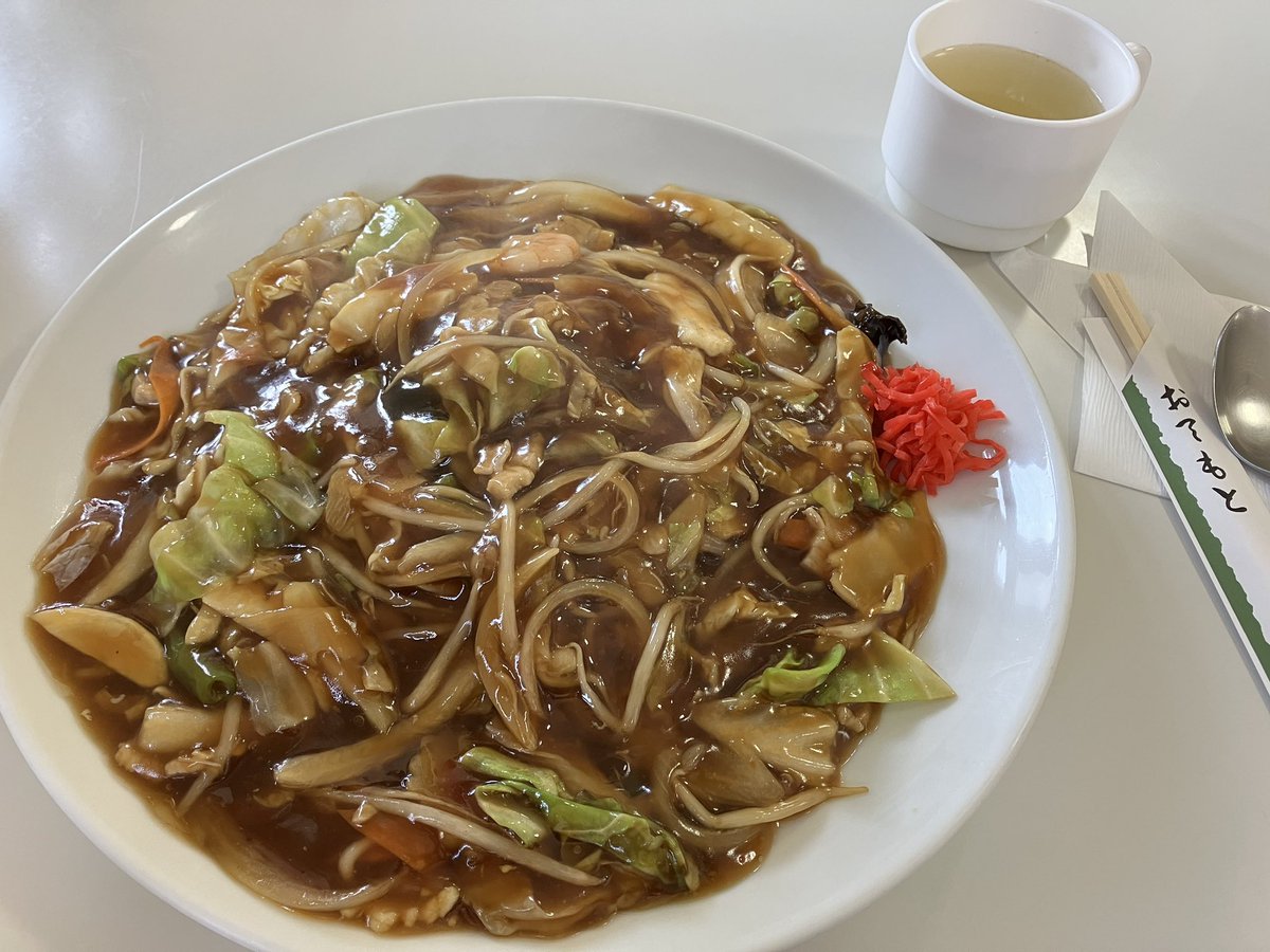 hakodate_HS930's tweet photo. お昼は、こちらも久々のROKAN(ローカン)へ
ボリューム満点リーズナブルなあんかけ焼きそばを食す
#あんかけ焼きそば #ROKAN #サン・リフレ函館 https://t.co/HtiGnous9o