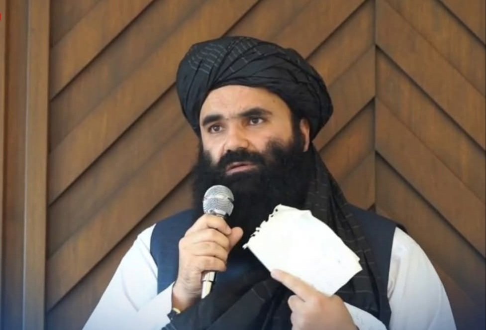 خلیفه سراج‌الدین حقانی، سرپرست وزارت امور داخله، در آخرین روز سمیناری که به ابتکار اداره امور و ریاست اصلاحات اداری برای رییسان دفاتر وزارت‌خانه‌ها برگزار شده بود، از مسوولان خواست تا با مردم برخورد نیک داشته باشند و نمایندگی واقعی از نظام کنند.

#رهبر