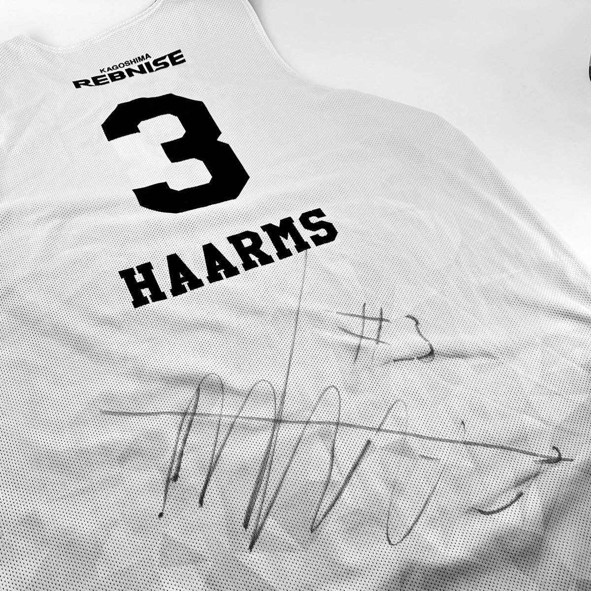 /／
📢プレゼントキャンペーン🎉
\＼

#3マット・ハームス 選手より応援くださった #Rebs の皆さまに感謝を込めて、練習時に着用していた直筆サイン入りのリバーシブル(6L)をプレゼント😳👕
ぜひご応募ください📢❤️‍🔥

1⃣<a href="/kg_rebnise/">鹿児島レブナイズ</a> をフォロー
2⃣本投稿をリポスト
3️⃣当選者の方にDMでお知らせ