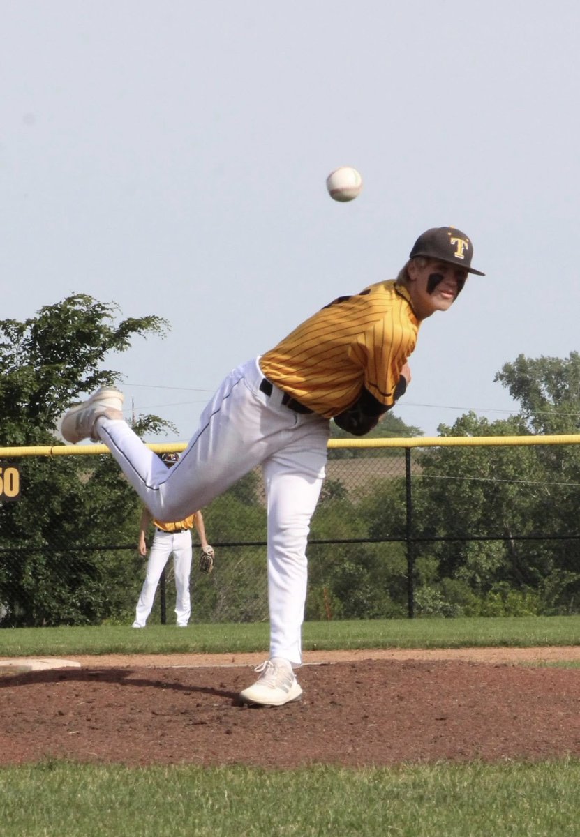 TiptonBaseball's tweet image. Varsity got a split Monday vs always tough Mid-Prairie in two pitching duels. Tigers get 1st one 3-2 but drop G2 1-3 despite a 6th inning lead. Teams will play again Thursday  at Crawford Field. Shoutout to our 3 pitchers (Jett, Garret, Braydon) who kept us in it to the end.