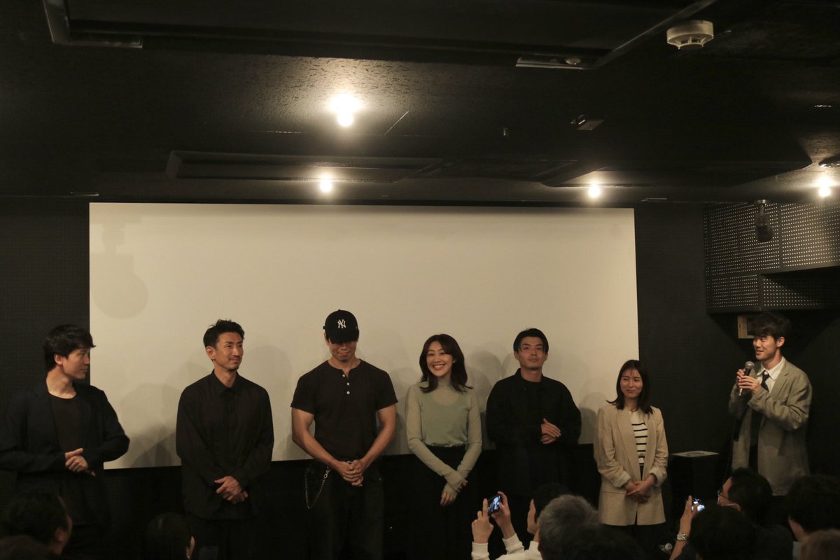 自主映画を劇場でかけることって、ほんと難しくて。2週間でも奇跡なのに、4週間も…。
ありがとうございます。

これは劇場と配給会社、スタッフ、出演者、映画館まで足を運んでくださる観客の皆様のおかげです。

配信主流の時代だからこそ、劇場体験を大切にしたい。2作とも、その想いで作りました。