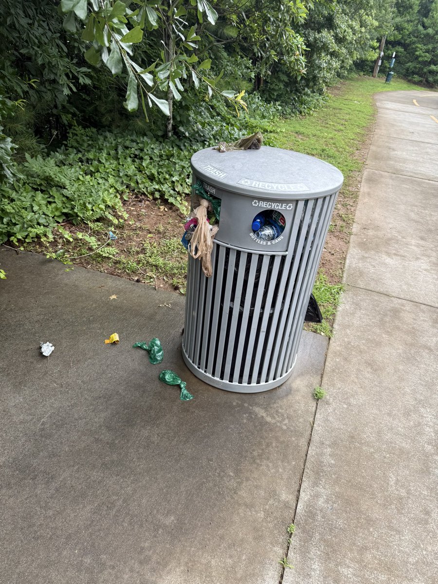 andyachopra's tweet photo. @LBI30326 please get the cleaning crews out to the path section between Old Ivy and Wieuca!  Looks like a landfill, the cans haven’t been mentored in weeks.  The litter and pet excrement is spreading and not reflective of the neighborhood. https://t.co/L8JJQjKtM3