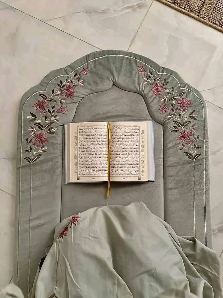 اللهُم عَشر مُباركات ،
تزيدنا لك حُبًا ومِنك قُربًا✨♥️ 
#صباح_الخير #عشر_ذي_الحجة