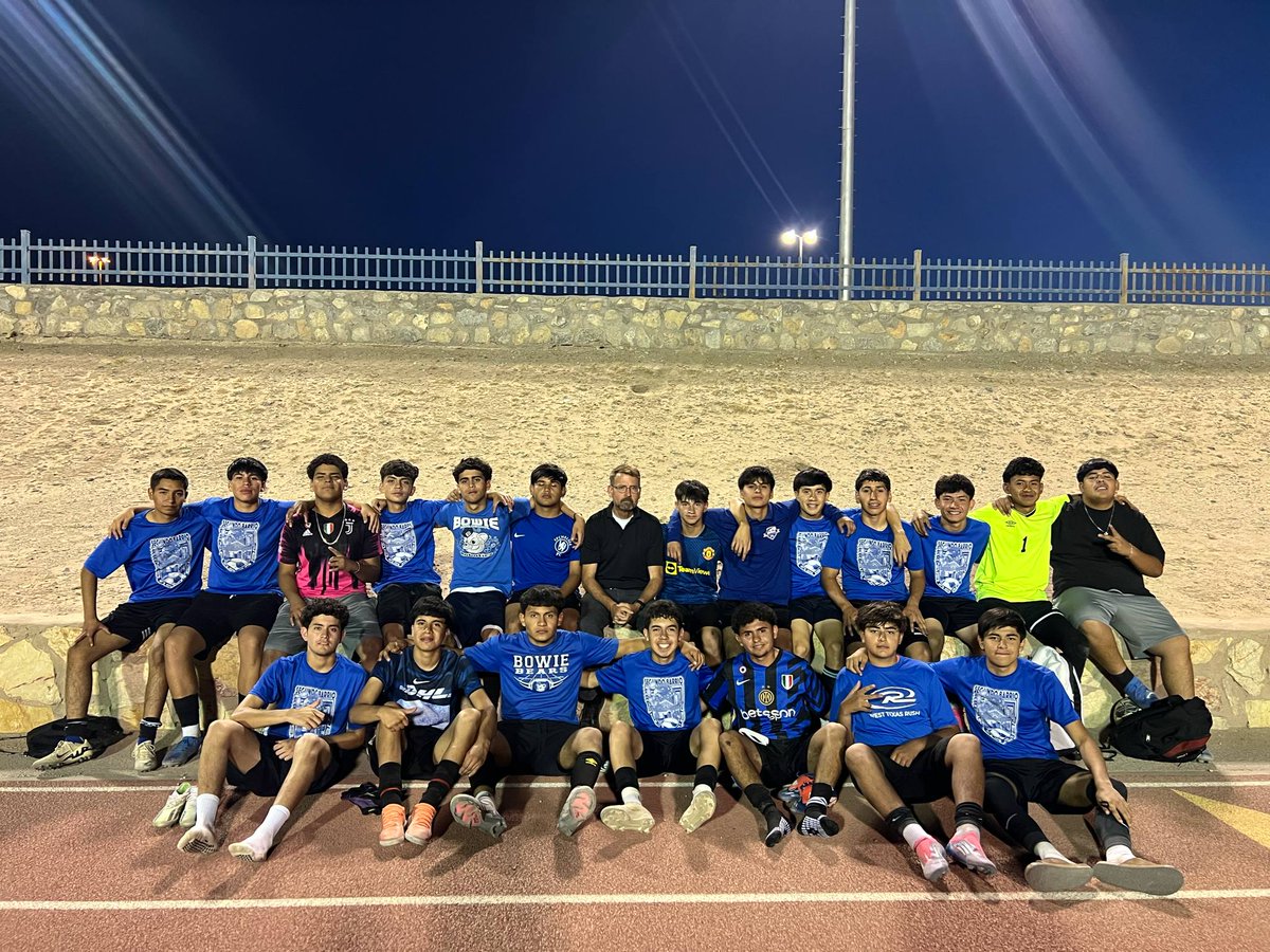 Beautiful night for week 2 of summer league vs district foe Ysleta! Well-rounded performance by the guys! Special thanks to our summer league Coach Max Sappenfield!....🐻⚽