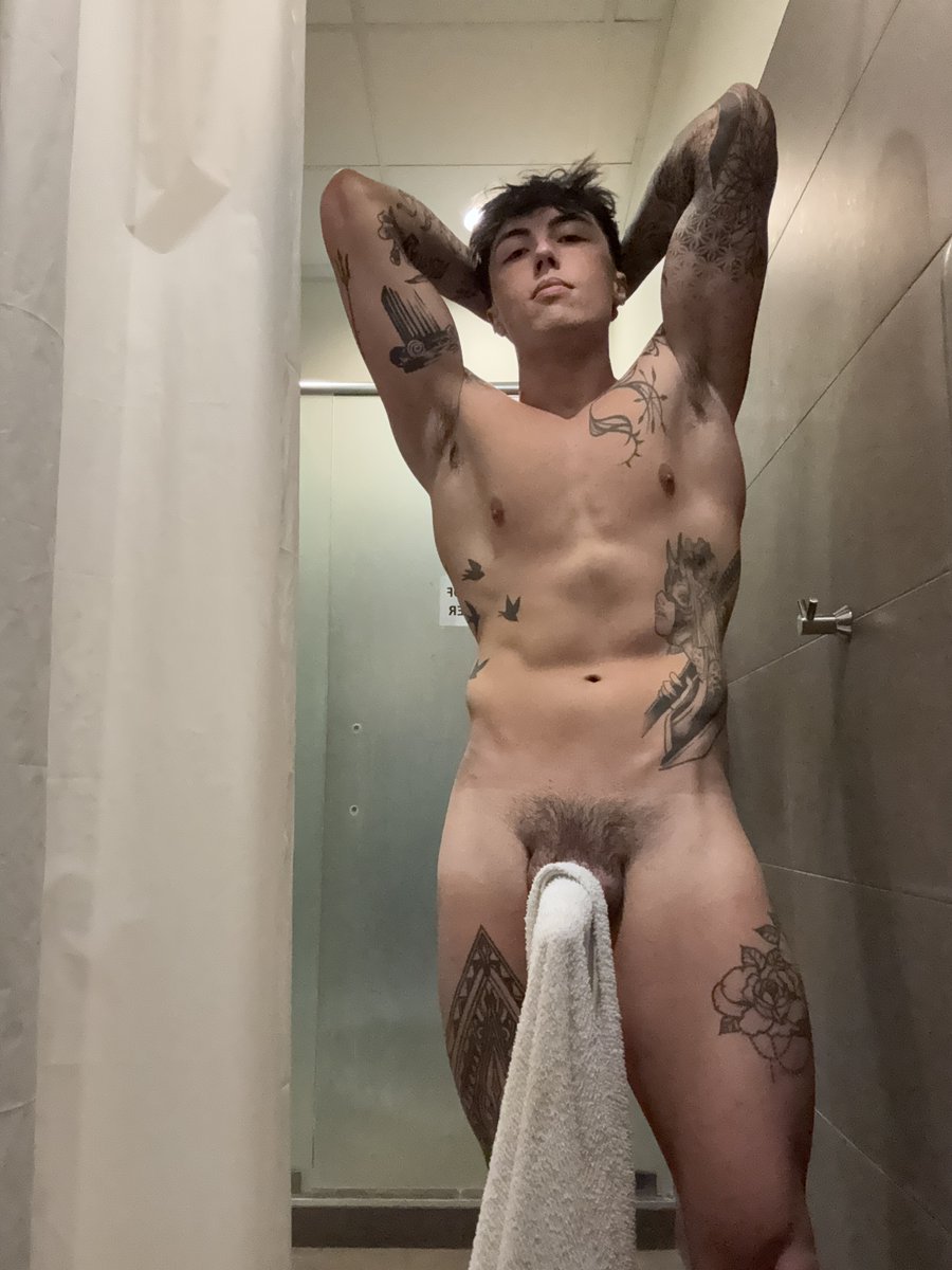 RT if you can help me out with something in the gym shower rn