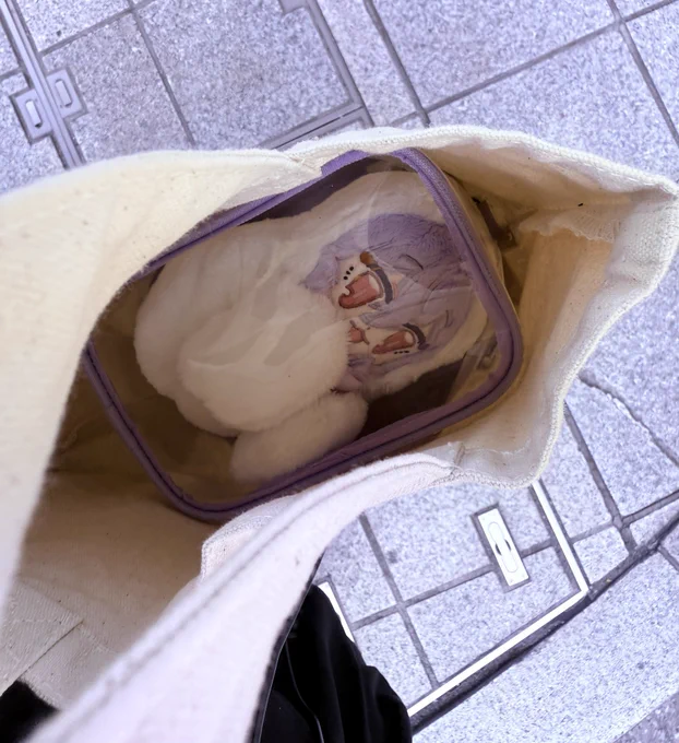 さすがにバッグにつけて事務所にいけないので。inランチトート