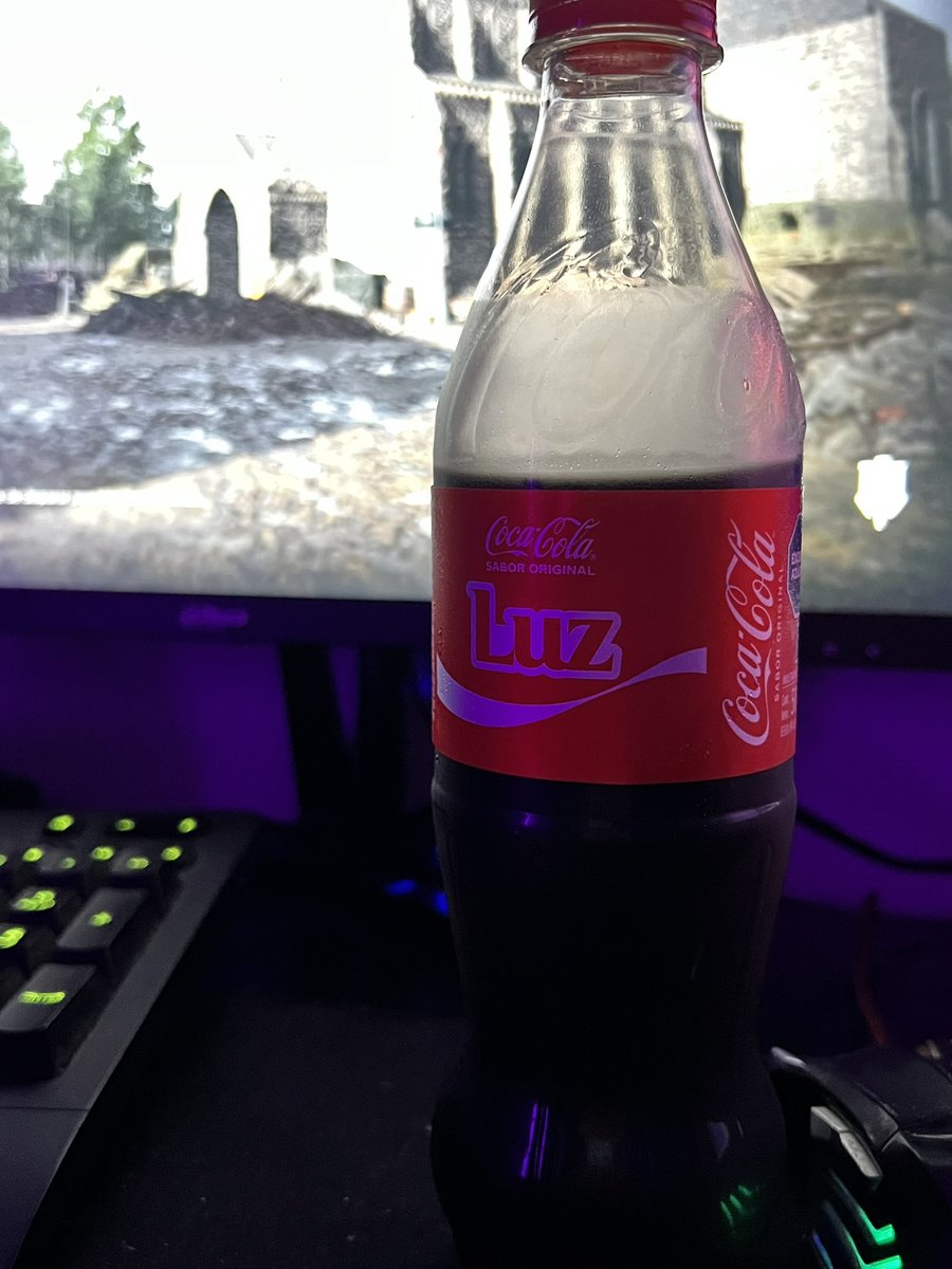 jonatanwaig's tweet photo. Podríamos ir parando con los nombres que la gorda se me enoja si traigo una coquita con nombre random https://t.co/wsQIiB4vf1