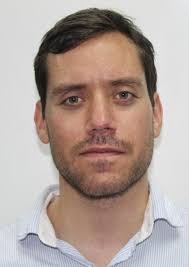 El debate de Paola Benza y Francisco de Pierola es soso, insulso, bobo. Benza se cree el adalid del periodismo, cuando hasta ahora no ha hecho una investigación relevante y de Pierola se cree comunicador, cuando es un meme. Ambos pichones de ventana, que no cruzan la Javier Prado