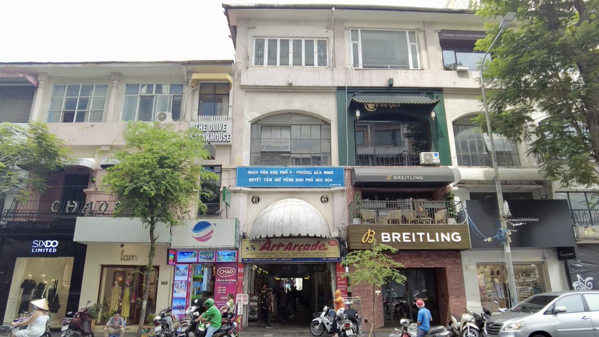 365viet's tweet photo. アートアーケードは、15年ほど前にL'Usineの1号店があった建物です。L'Usineといえば、今はハイソなカフェの代表格ですが、昔は隠れ家的カフェだったんです。
#ベトナム #ホーチミン #LUsine https://t.co/lpFJ0wfJWu