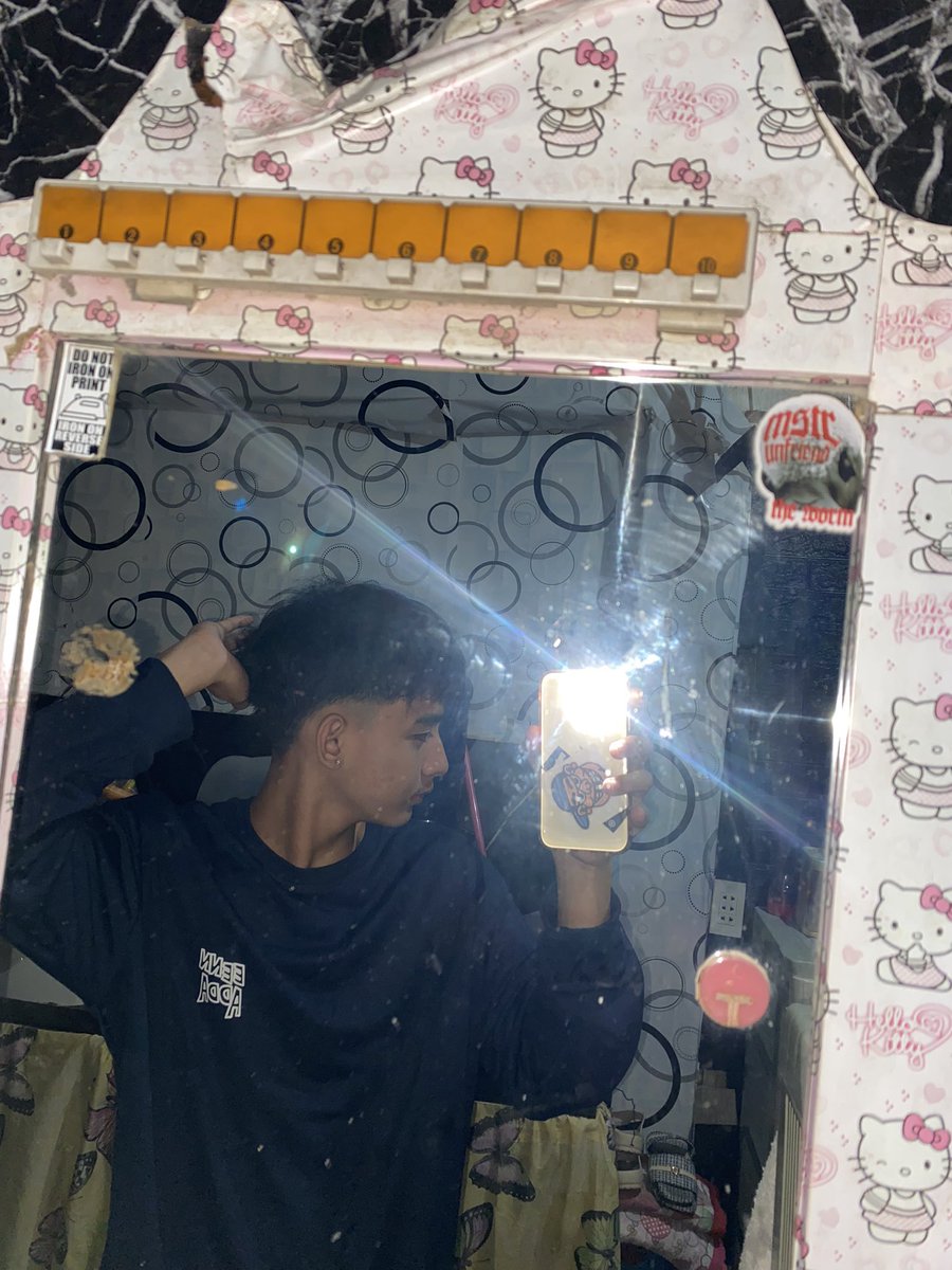 yooits_evan tweet media