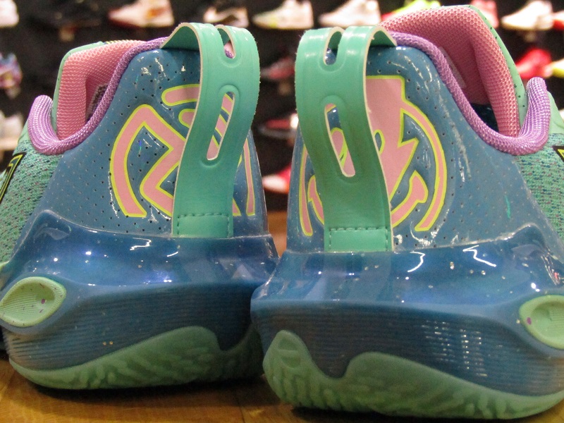 GALLERY2SHIBUYA's tweet photo. 【発売中】
Li-Ning SPEED 11
https://t.co/G4exReBjlV
#ギャラリー2 #gallery2 #バスケットボール #kicks #liningbasketball #adidasbasketball #airjordan #dwaynewade #dangelorussell https://t.co/QOJbwPQMYm