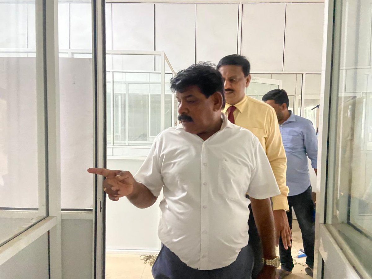 ThinakaranLK's tweet image. யாழில். துரித கதியில் புனரமைக்கப்படும் கடவுசீட்டு அலுவலகம்

மேலதிக விபரம் &amp;gt;&amp;gt;&amp;gt; thinakaran.lk/?p=131959

#PassportOffice #Jaffna #ImmigrationDepartment #RamalingamChandrasekar #Thinakaran #SriLanka #LKA #SL