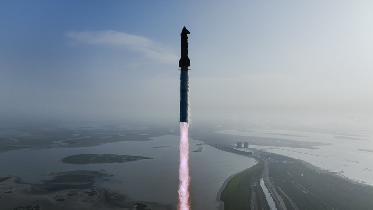 De nouveaux jalons validés, du gros travail à faire sur le Ship, mais un bilan plus positif que lors des 2 derniers vols.

Mars en 2026 ? 🫠

✔️ Décollage
✔️ Max Q
✔️ MECO du Booster
✔️ Séparation des 2 étages
✔️ Boostback Booster
❌️ Rallumage Booster
❌️ Amerrissage Booster
