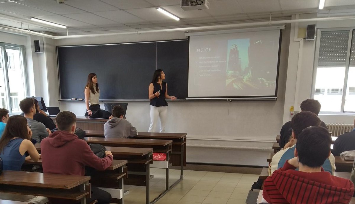 El pasado 20 de mayo impartimos en la <a href="/usal/">Universidad de Salamanca</a> una charla sobre cómo aplicar la inteligencia artificial en la escritura de historias, la toma de requisitos y el prototipado digital 👩‍💻 

Compartimos ideas, herramientas y mucha inspiración. ¡Gracias! ✨

#IA #Agile <a href="/viewnext/">Viewnext</a>