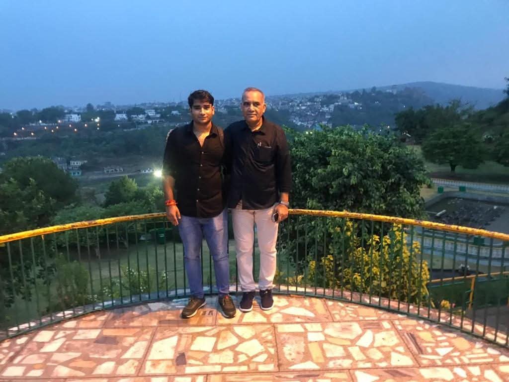 Ramniwas Rawat (@rawat_ramniwas) on Twitter photo рдЖрдЬ рдореЗрд░реЗ рдЫреЛрдЯреЗ рдмреЗрдЯреЗ рдЖрдпреБрд╖ рдХрд╛ рдЬрдиреНрдорджрд┐рди рд╣реИред рд╣рд╛рд░реНрджрд┐рдХ рд╢реБрднрдХрд╛рдордирд╛рдУрдВ рд╕рд╣рд┐рдд рдИрд╢реНрд╡рд░ рд╕реЗ рд╕реБрдЦ, рд╕рдореНрд░рджреНрдз рд╡ рдпрд╢рд╕реНрд╡реА рдЬреАрд╡рди рдХреЗ рд▓рд┐рдП рдХрд╛рдордирд╛ рдХрд░рддрд╛ рд╣реВрдБред
#happybirthday рдЖрдЬ рдореЗрд░реЗ рдЫреЛрдЯреЗ рдмреЗрдЯреЗ рдЖрдпреБрд╖ рдХрд╛ рдЬрдиреНрдорджрд┐рди рд╣реИред рд╣рд╛рд░реНрджрд┐рдХ рд╢реБрднрдХрд╛рдордирд╛рдУрдВ рд╕рд╣рд┐рдд рдИрд╢реНрд╡рд░ рд╕реЗ рд╕реБрдЦ, рд╕рдореНрд░рджреНрдз рд╡ рдпрд╢рд╕реНрд╡реА рдЬреАрд╡рди рдХреЗ рд▓рд┐рдП рдХрд╛рдордирд╛ рдХрд░рддрд╛ рд╣реВрдБред
#happybirthday